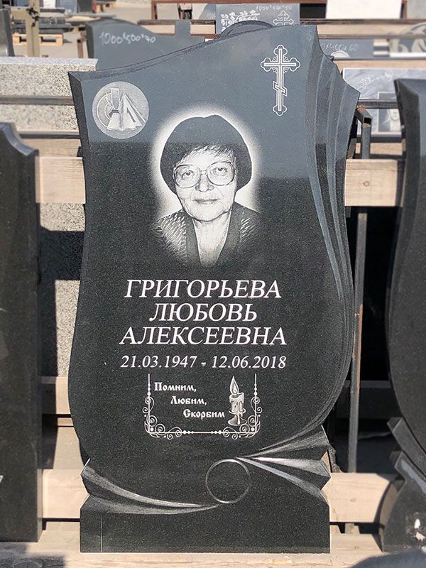Памятник №037 из карельского гранита — фото 2